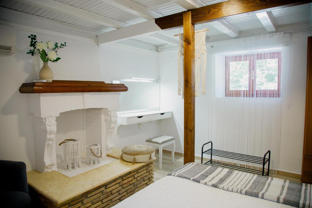 Yard Rooms Corinth 外观 照片